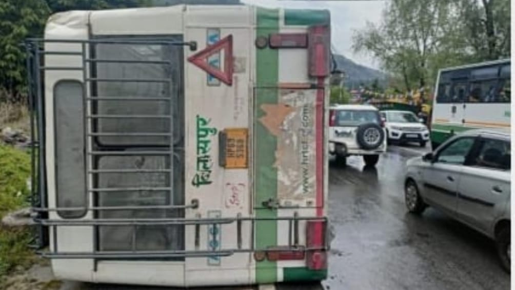One die six injured in road mishaps One die six injured in road mishaps HIMACHAL HEADLINES
