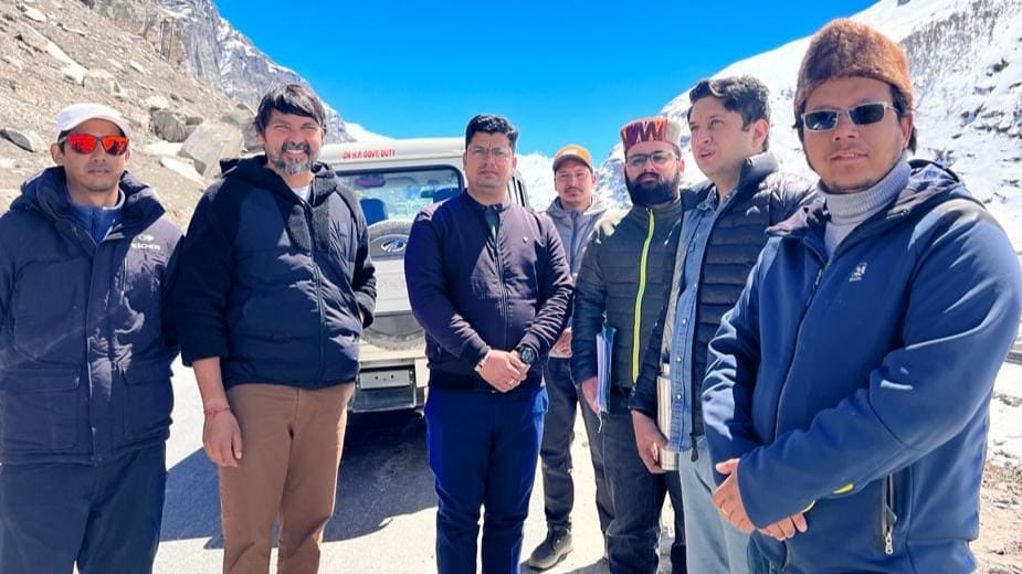 The practice of throwing litter into the Chandra Bhaga rivers rampant: Himachal Pollution Control Board The practice of throwing litter into the Chandra Bhaga rivers rampant: Himachal Pollution Control Board HIMACHAL HEADLINES