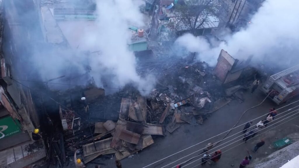 Nine shops and four houses were gutted in a devastating fire at Banjar Kullu HIMACHAL HEADLINES