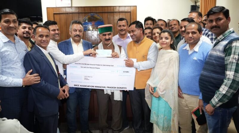 A delegation of BRCC presented a cheque of 2.1 Lakh to CM Sukhu HIMACHAL HEADLINES