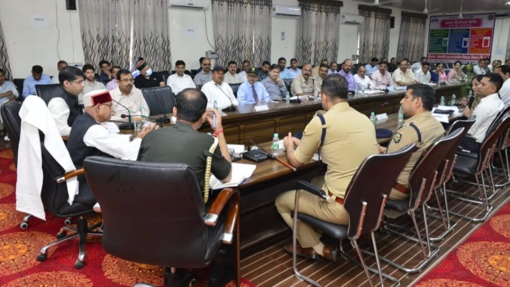 Shiv Pratap Shukla reviewed development works at Una HIMACHAL HEADLINES
