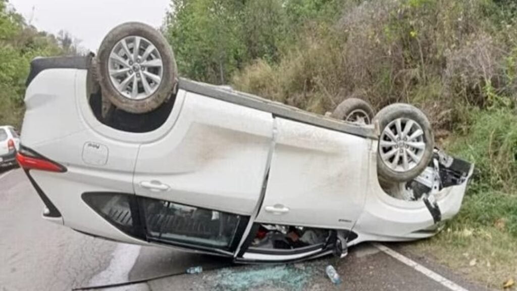 Truck hit Satpal Sati car in Una HIMACHAL HEADLINES