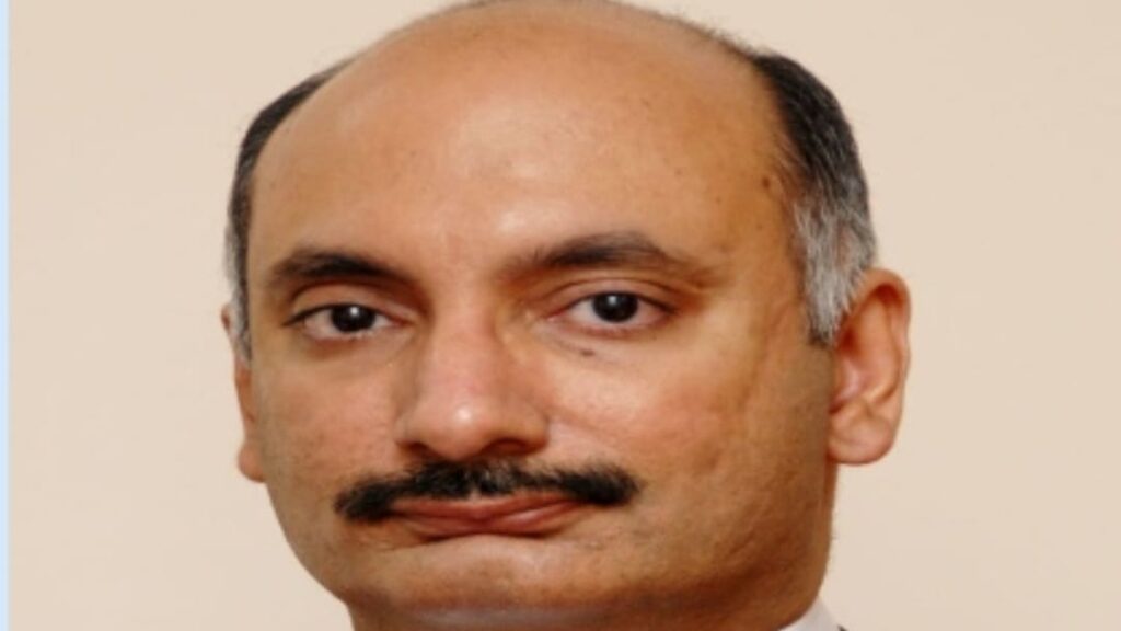 Himachal Chief Justice M S Ramachandra Rao unfurls National Flag at High Court complex HIMACHAL HEADLINES