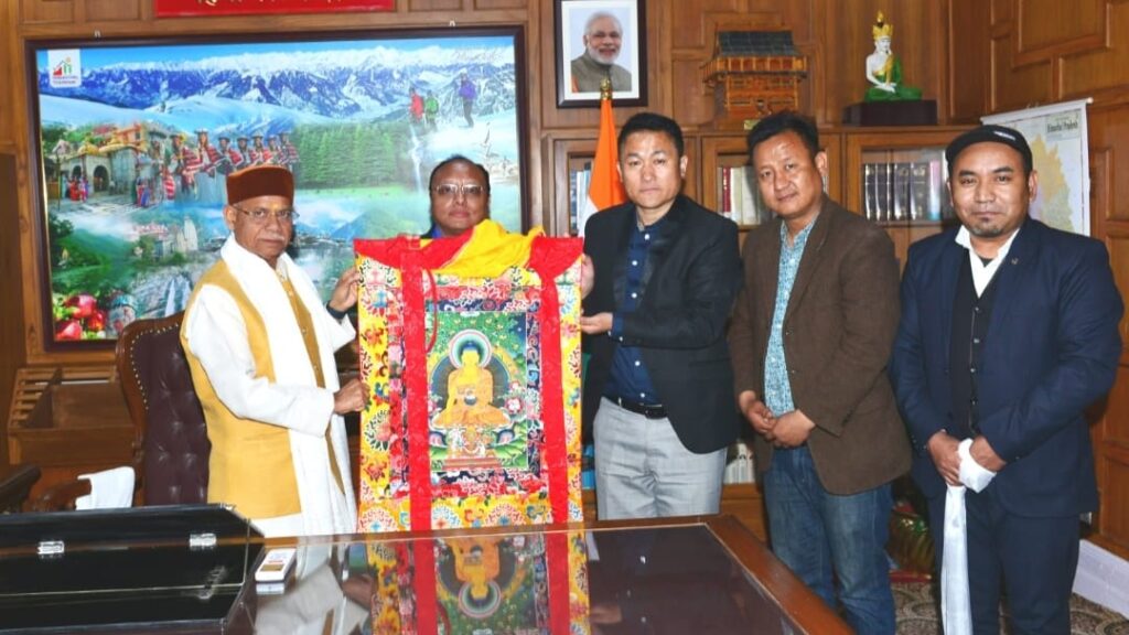 Phuntsok Tsewang calls on Himachal Governor Phuntsok Tsewang calls on Himachal Governor HIMACHAL HEADLINES