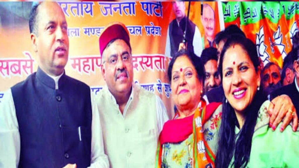 Former BJP councilor displays solidarity with Congress candidates Former BJP councilor displays solidarity with Congress candidates HIMACHAL HEADLINES