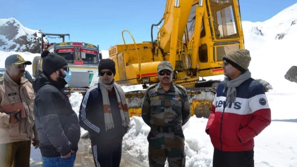 Manali-Leh Highway may open within a week HIMACHAL HEADLINES