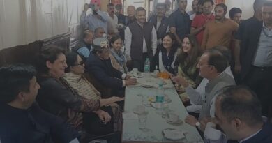 Priyanka celebrates Congress Karnataka's victory in Shimla and visited iconic Coffee House on the Mall road HIMACHAL HEADLINES