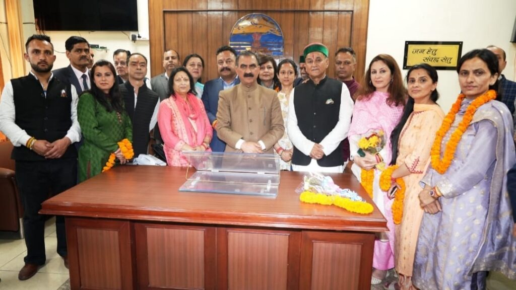 Newly elected Mayor & Dy Mayor calls on CM,10 Cr released for maintenance of roads in Shimla Newly elected Mayor & Dy Mayor calls on CM,10 Cr released for maintenance of roads in Shimla HIMACHAL HEADLINES