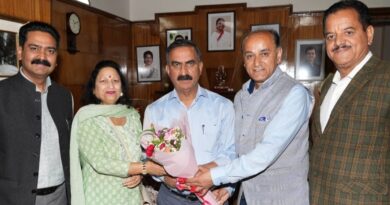 Mayor Surender Chauhan and Deputy Mayor Uma Kaushal meets CM Sukhu HIMACHAL HEADLINES
