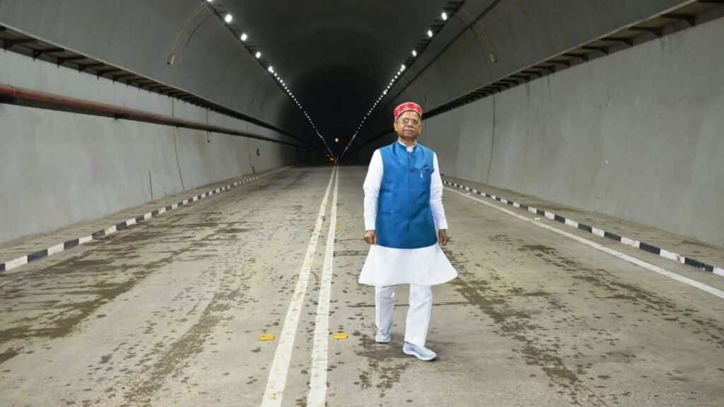 Governor Shukla taking stock of Kiratpur-Manali four-lane project Governor Shukla taking stock of Kiratpur-Manali four-lane project HIMACHAL HEADLINES