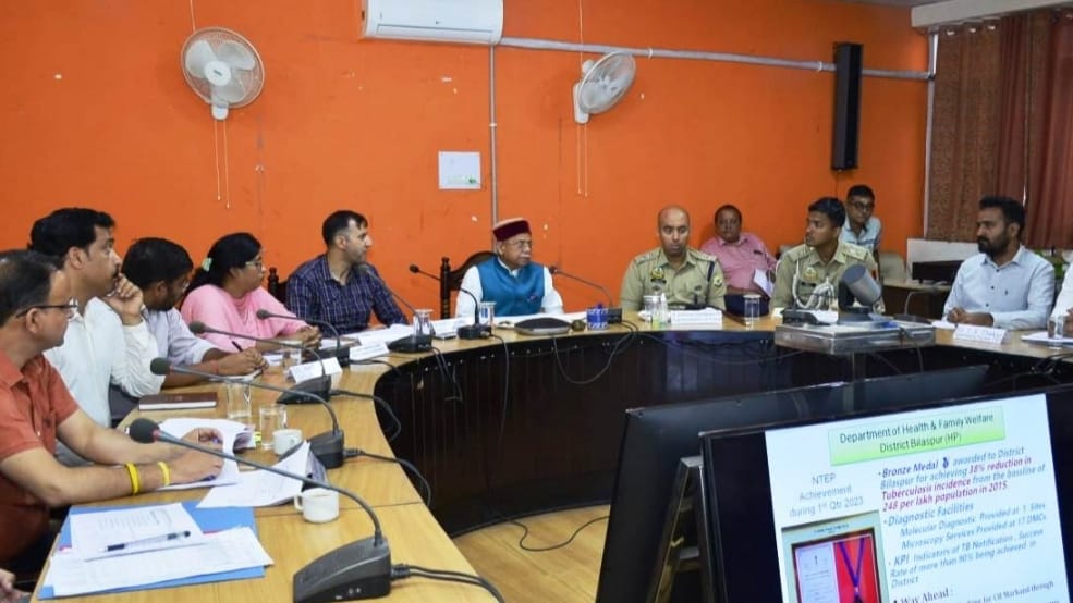 Governor Shukla reviews the implementation of various schemes in Bilaspur HIMACHAL HEADLINES