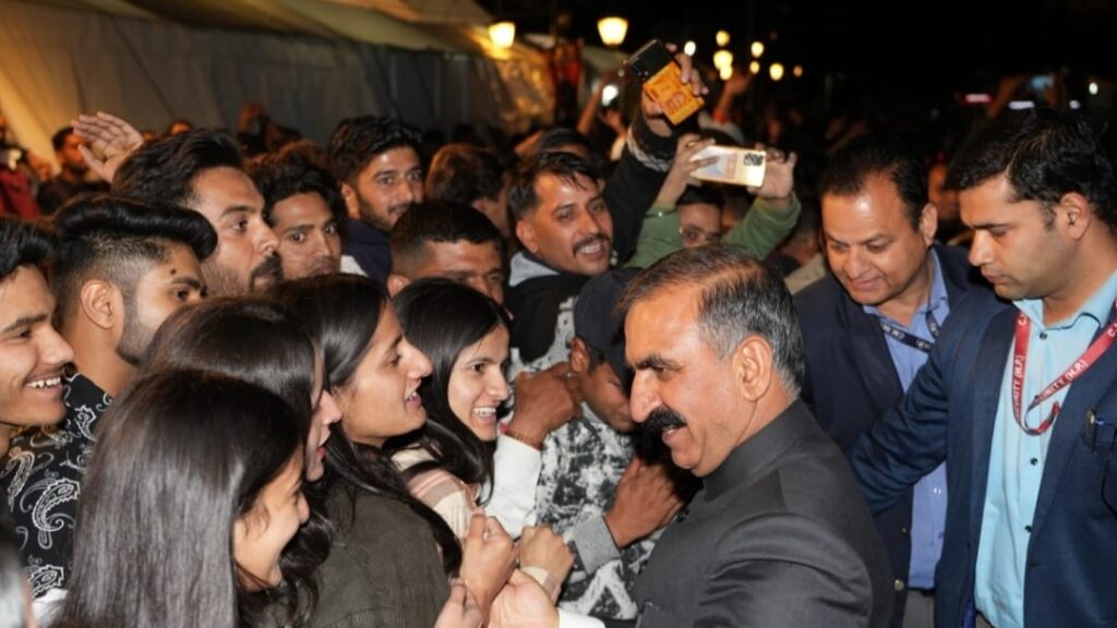 CM presides over closing ceremony of International Summer Festival CM presides over closing ceremony of International Summer Festival HIMACHAL HEADLINES