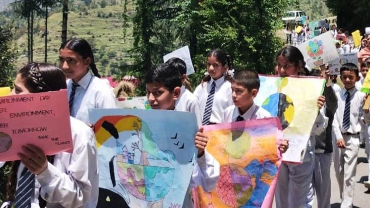 Junga school children took out a rally on Environment Day HIMACHAL HEADLINES