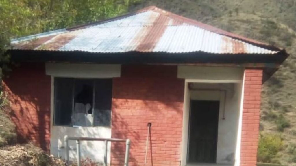 Animal dispensary Peeran has been yearning for water for the past several years Animal dispensary Peeran has been yearning for water for the past several years HIMACHAL HEADLINES