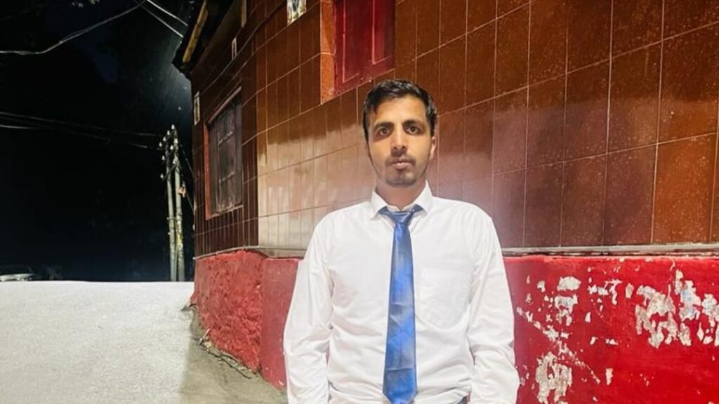 Vendor's son of a humble background to be an Assistant Professor of Pol Science   HIMACHAL HEADLINES