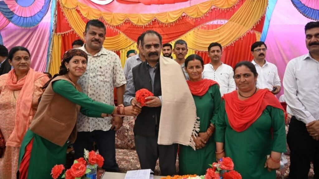Two parks for senior citizens and children in all gram panchayats of the state are to be built HIMACHAL HEADLINES