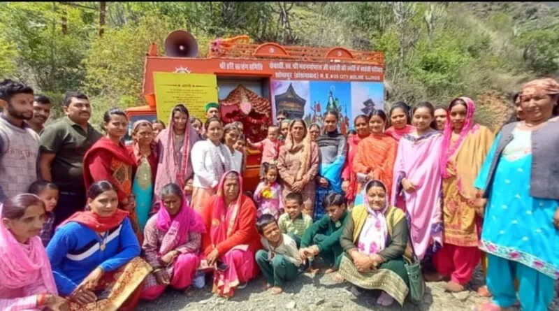People visiting Ramdarbar chariot from Ayodhya HIMACHAL HEADLINES
