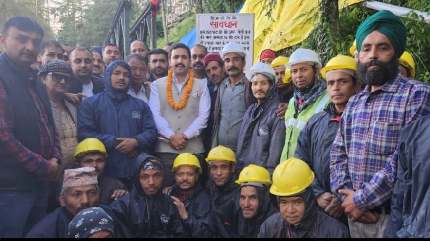 Bailey bridge completed within a record period of six days: PWD Minister Bailey bridge completed within a record period of six days: PWD Minister HIMACHAL HEADLINES