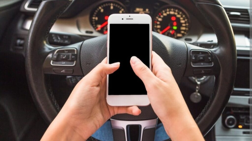 Himachal tourism department has issued an advisory to tourists - Always keep the GPS location of mobiles on while traveling HIMACHAL HEADLINES