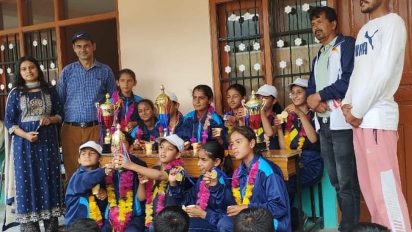 Girls of Kot Shai School became the overall championship in athletics Girls of Kot Shai School became the overall championship in athletics HIMACHAL HEADLINES