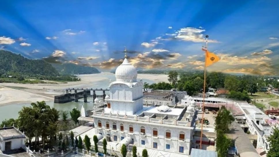 Roof collapse at Gurudwara Poantashaib: One die two were injured Roof collapse at Gurudwara Poantashaib: One die two were injured HIMACHAL HEADLINES