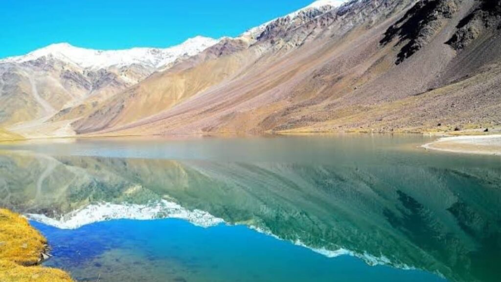 300 stranded at Chandertal Lake, rescue operation conducted by SP Mayank Chaudhry HIMACHAL HEADLINES