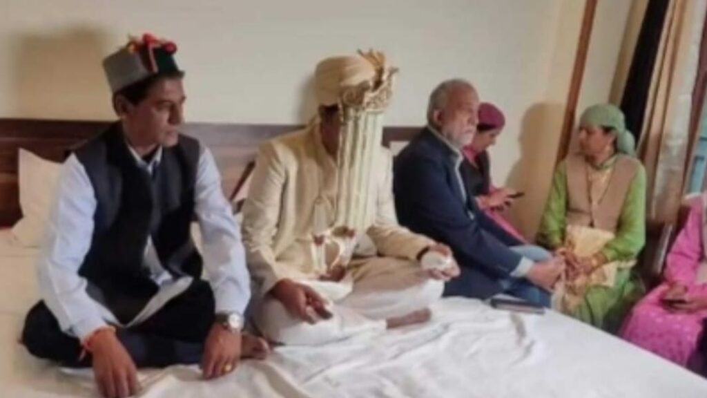 Rain fury forces bride & groom to solemnize wedding online in Himachal Rain fury forces bride & groom to solemnize wedding online in Himachal HIMACHAL HEADLINES
