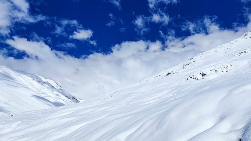 Snow & Torrential rain in the sky - Lahaul-Spiti snowscapes now trembling with earthquake Snow & Torrential rain in the sky - Lahaul-Spiti snowscapes now trembling with earthquake HIMACHAL HEADLINES