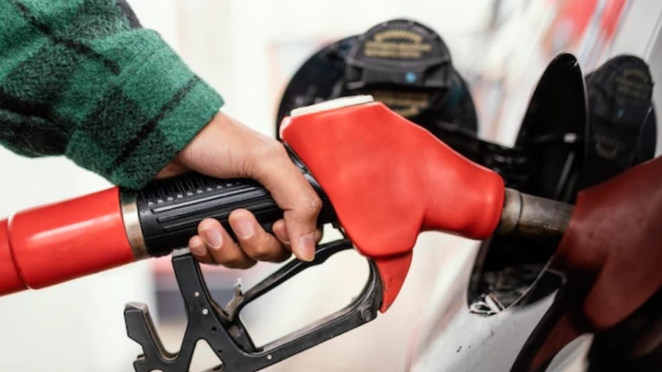 Diesel becomes dearer by Rs. 3 per liter in Himachal Diesel becomes dearer by Rs. 3 per liter in Himachal HIMACHAL HEADLINES