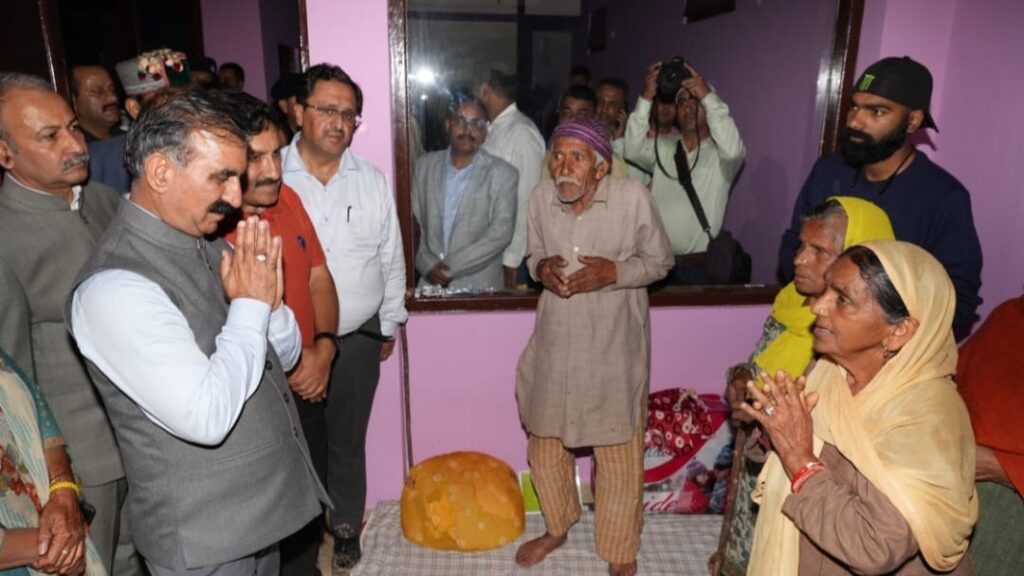 Sukhu inspects Shamti in Solan, announces one lakh each to affected families Sukhu inspects Shamti in Solan, announces one lakh each to affected families HIMACHAL HEADLINES