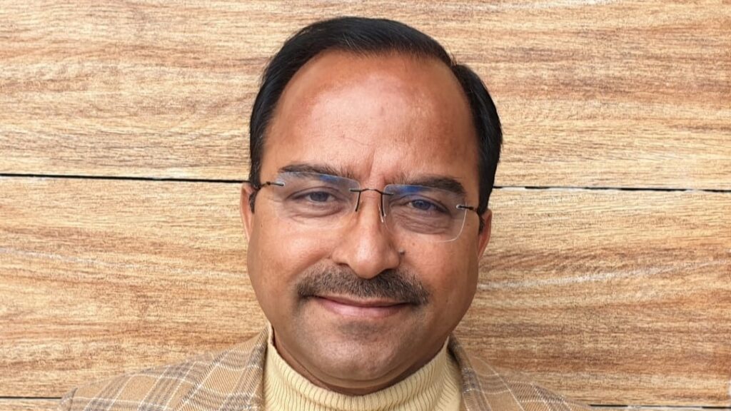 Government should arrange helicopter to help sheep herders: Trilok Kapoor Government should arrange helicopter to help sheep herders: Trilok Kapoor HIMACHAL HEADLINES