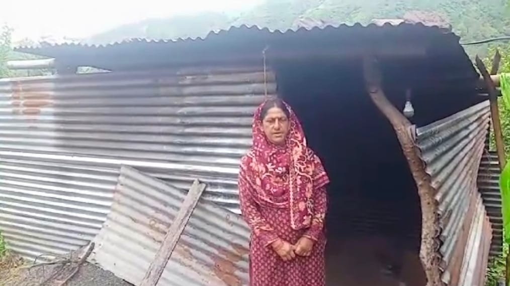 Bhagmati is living a miserable life with her family in an iron sheets shed HIMACHAL HEADLINES