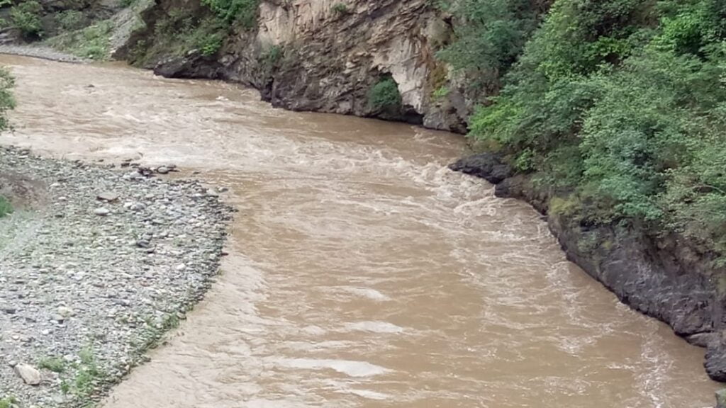 Water level of the Giri River increased by four meters this rainy season Water level of the Giri River increased by four meters this rainy season HIMACHAL HEADLINES