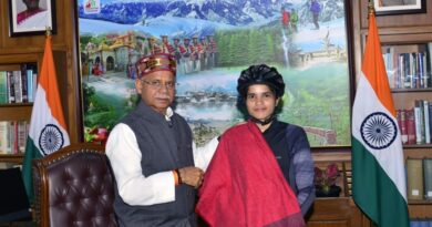 Governor Shukla felicitates cyclist Asha Malviya HIMACHAL HEADLINES