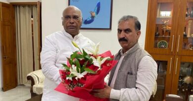 Sukhu briefs Mallikarjun Kharge about the losses in Himachal due to torrential rains HIMACHAL HEADLINES
