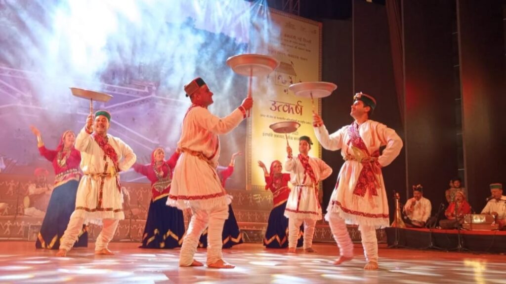 The dance of the Hatti tribal community at the National Festival of Tribal Dances won Hearts The dance of the Hatti tribal community at the National Festival of Tribal Dances won Hearts HIMACHAL HEADLINES
