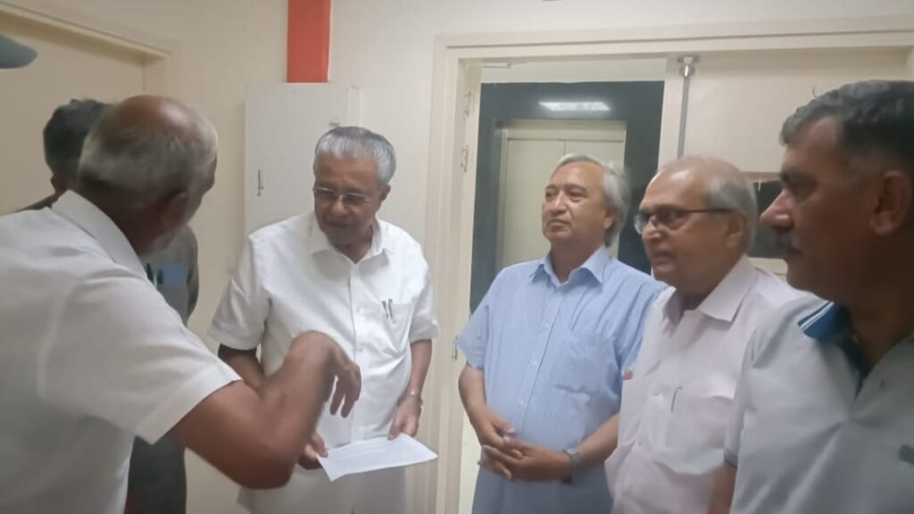 Kerala CM Assures Market Support to Apple Farmers through Co-operatives HIMACHAL HEADLINES