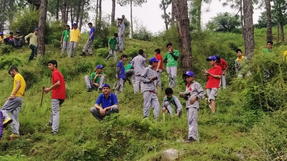 Children of Sanio Didag School participate in Afforestation Program Children of Sanio Didag School participate in Afforestation Program HIMACHAL HEADLINES