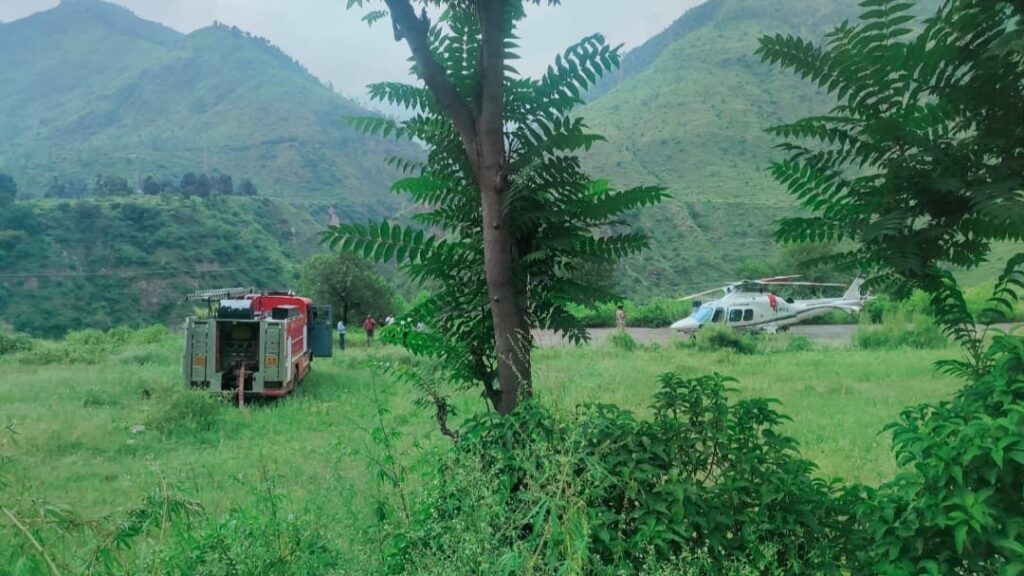 Bad weather: Himachal CM chopper makes Emergency landing near Rampur HIMACHAL HEADLINES