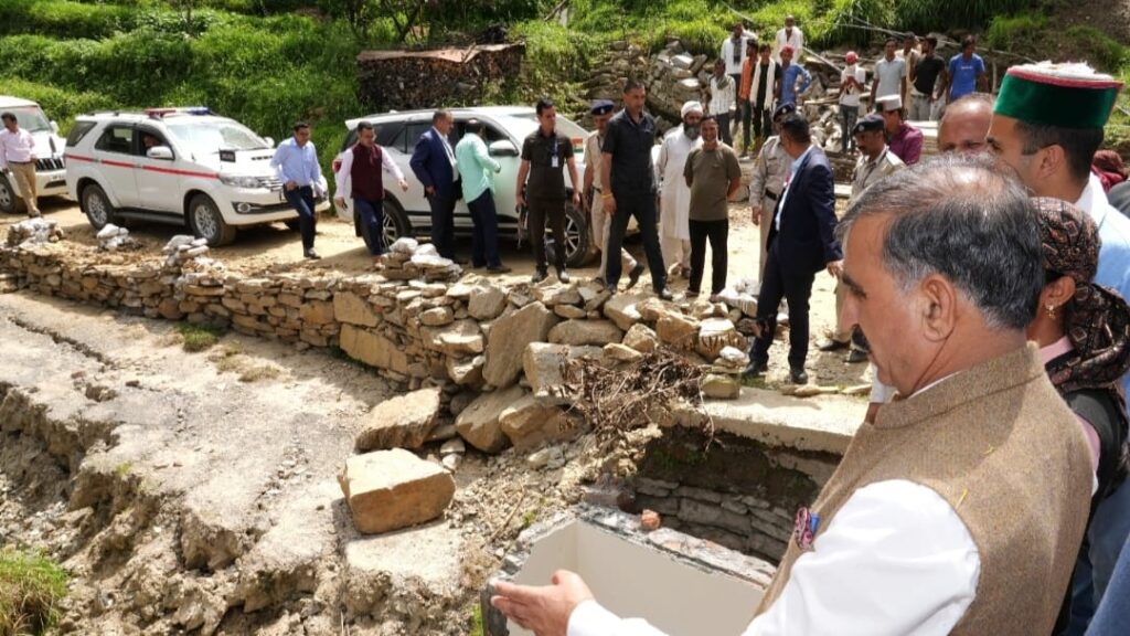 Ensure restoration of all roads in apple belt by 15th August : Sukhu Ensure restoration of all roads in apple belt by 15th August : Sukhu HIMACHAL HEADLINES