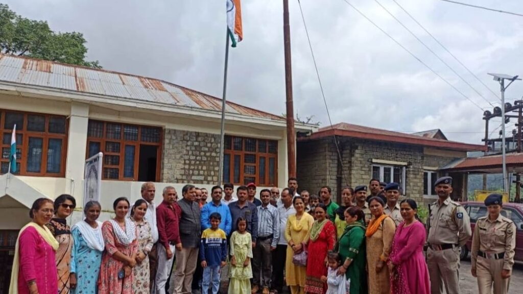 Independence Day celebrated with simplicity at Junga Tehsil Headquarters Independence Day celebrated with simplicity at Junga Tehsil Headquarters HIMACHAL HEADLINES
