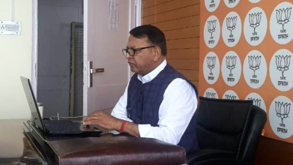 In this hour of disaster, BJP to stand shoulder to shoulder with the entire society and engage in service: Bindal In this hour of disaster, BJP to stand shoulder to shoulder with the entire society and engage in service: Bindal HIMACHAL HEADLINES