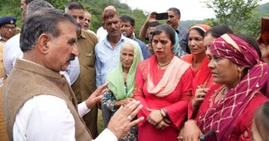 Sukhu interacts with affected families in Sarkhaghat, Estimated loss of around Rs.10,000 Cr HIMACHAL HEADLINES