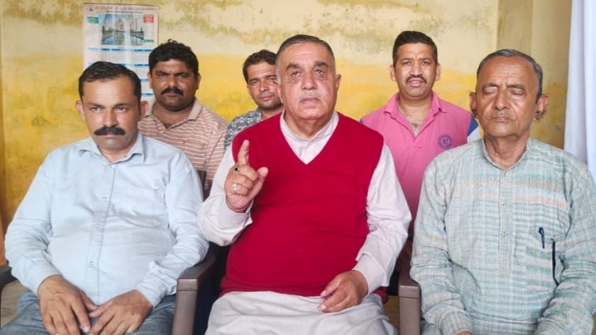 Roads closed for one month in Renuka Vis should be opened soon: Mela Ram Sharma Roads closed for one month in Renuka Vis should be opened soon: Mela Ram Sharma HIMACHAL HEADLINES