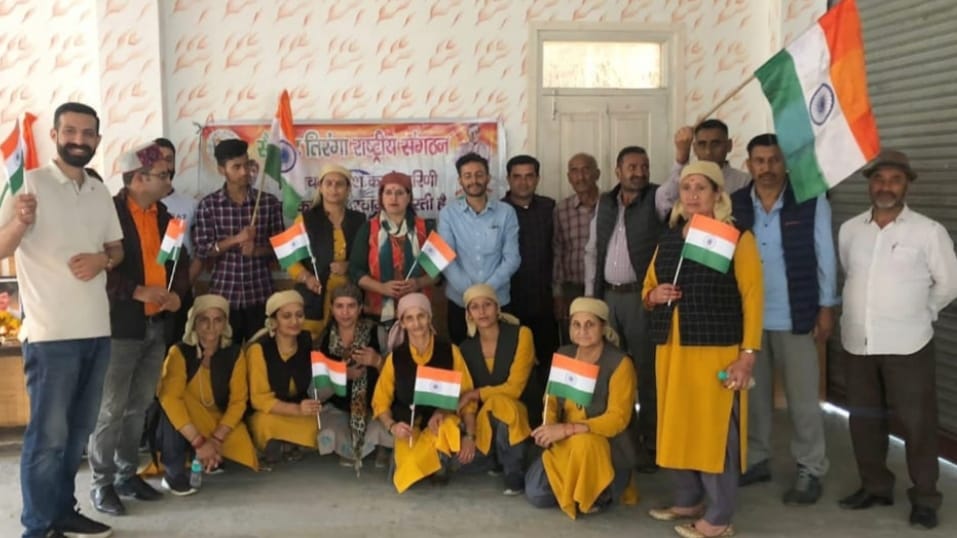 Salute Tiranga organization celebrated Independence Day with pomp in Jubbal Salute Tiranga organization celebrated Independence Day with pomp in Jubbal HIMACHAL HEADLINES
