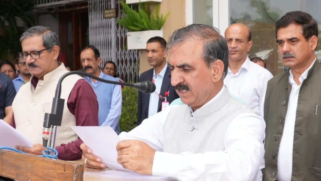 CM Sukhu administers the Oath of National Integration and Harmony to the State secretariat employees CM Sukhu administers the Oath of National Integration and Harmony to the State secretariat employees HIMACHAL HEADLINES