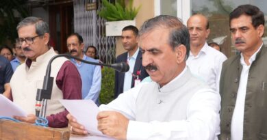 CM Sukhu administers the Oath of National Integration and Harmony to the State secretariat employees HIMACHAL HEADLINES