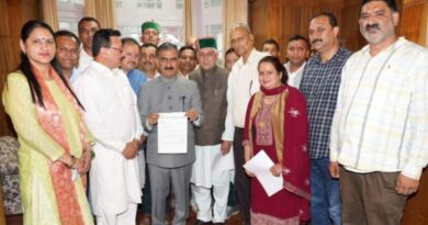 Pachhad Congress gave its contribution of 2.21 lakhs to the CM Relief Fund HIMACHAL HEADLINES