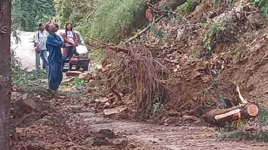 Junga Sadhupul and Badhavani Roads open for light vehicles HIMACHAL HEADLINES
