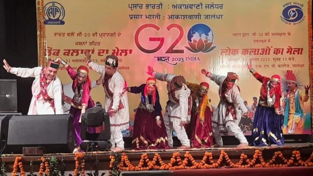Spectacular performance of Hati tribal dances at Akashvani Sangeet Sabha Jalandhar Spectacular performance of Hati tribal dances at Akashvani Sangeet Sabha Jalandhar HIMACHAL HEADLINES
